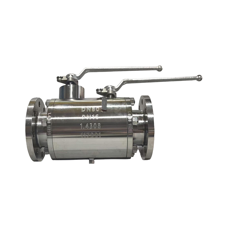 How does the dBB double ball valve significantly improve maintenance safety?