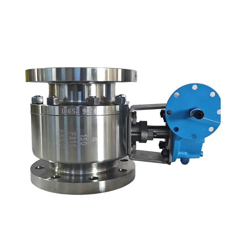 How can a forged steel floating soft seal ball valve reduce fluid resistance loss through structural optimization?